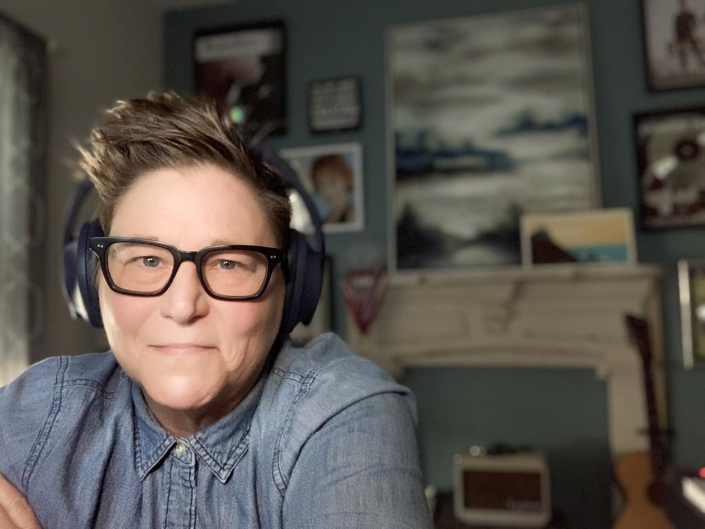 Bonnie Baker Headshot